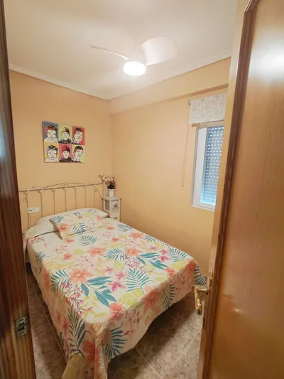 Habitación individual mediana en Calle Cavite, Valencia – foto 1