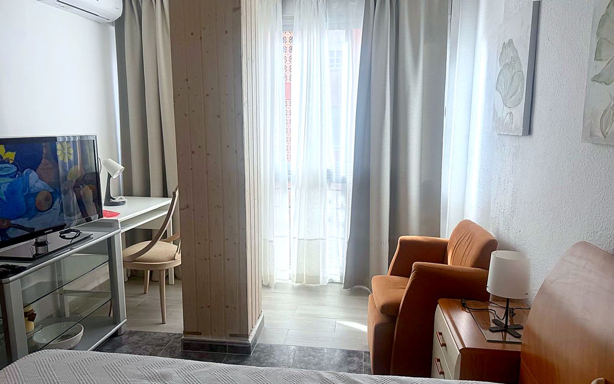 Habitación individual grande en Calle Poeta Mas y Ros, Valencia – foto 3